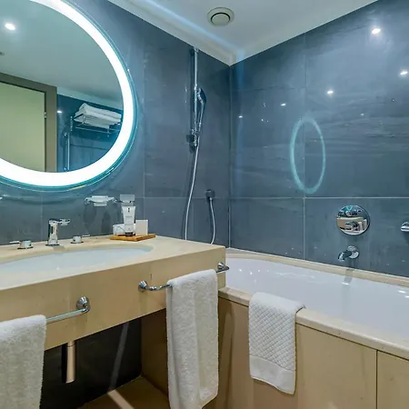 Port Palace Hotel 4*