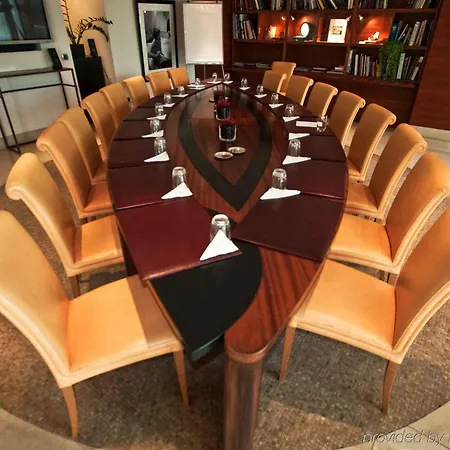 Port Palace Hotel