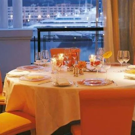 Hotel Port Palace 4*
